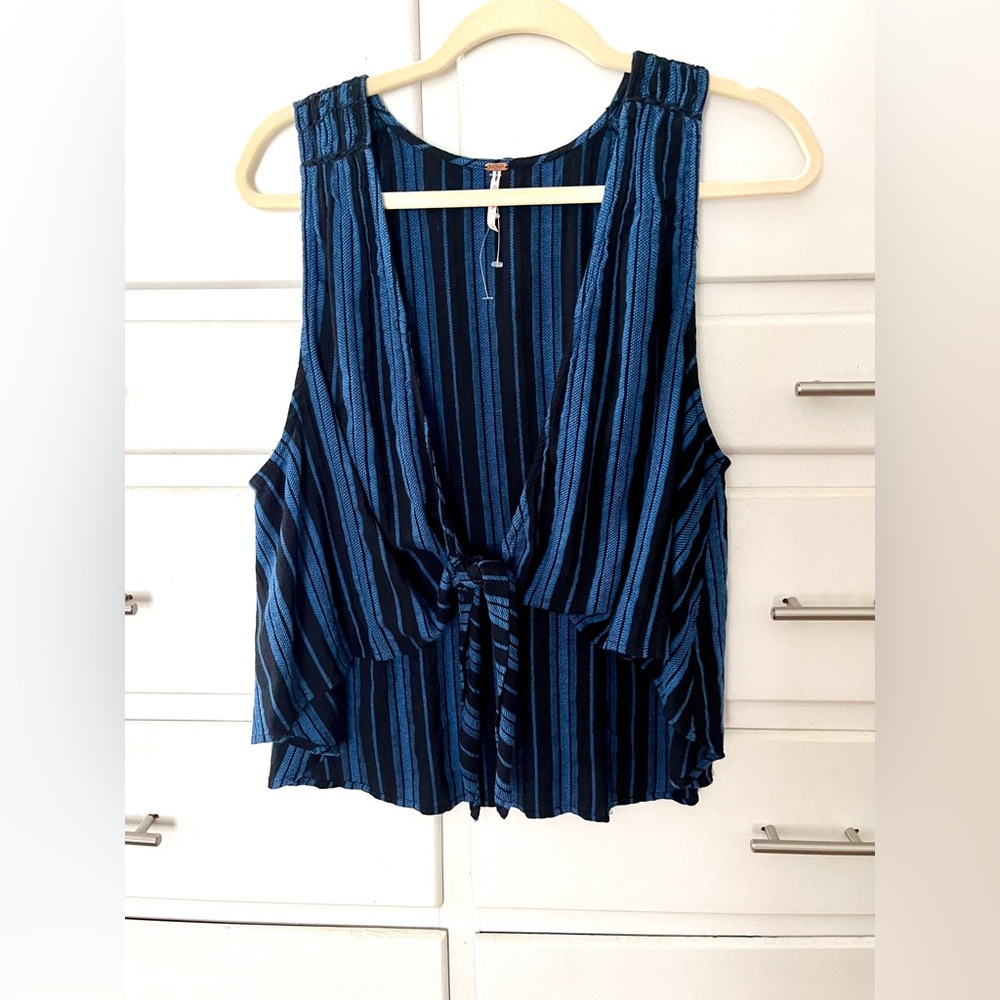 Free People tie front vest /top in black and blue stripe size medium